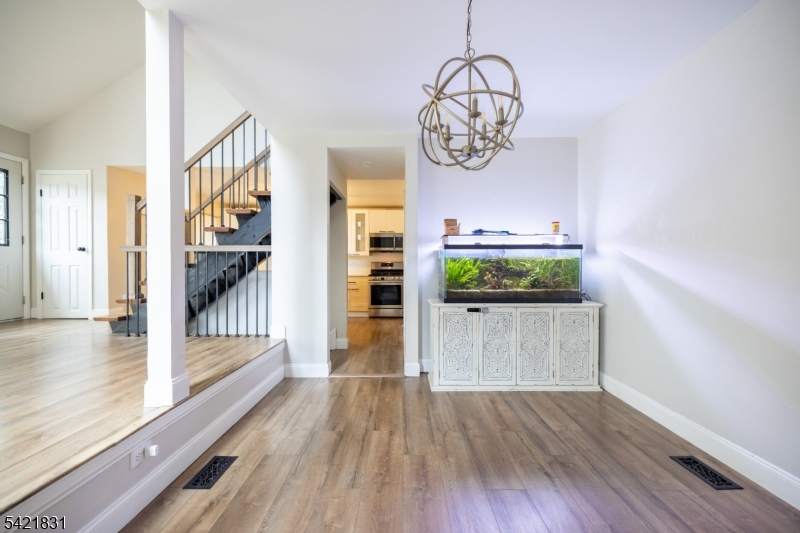 25 Bloomingdale Dr 2C