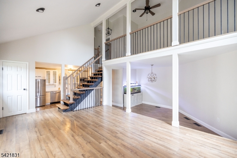 25 Bloomingdale Dr 2C