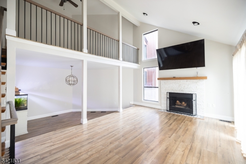 25 Bloomingdale Dr 2C