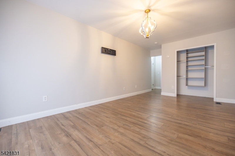 25 Bloomingdale Dr 2C