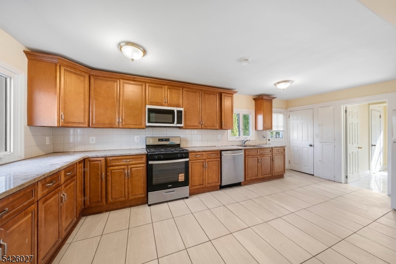 1118-28 Woodland Ave
