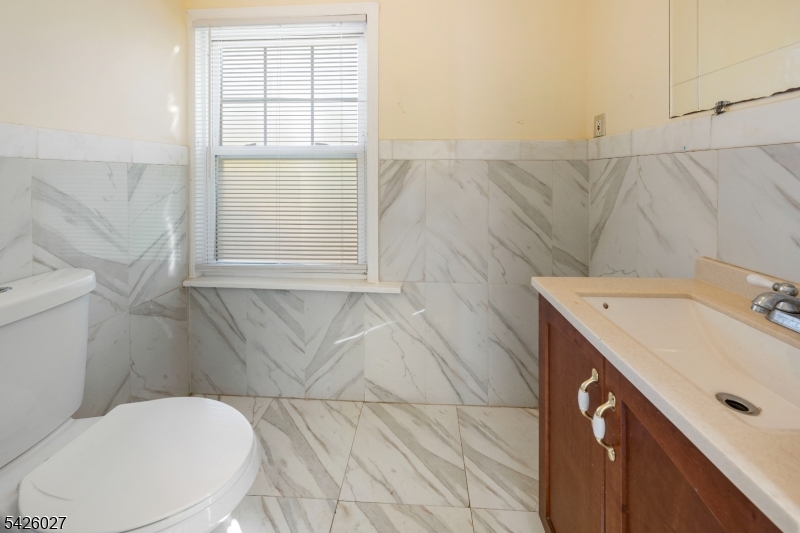 1118-28 Woodland Ave