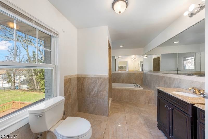 1118-28 Woodland Ave