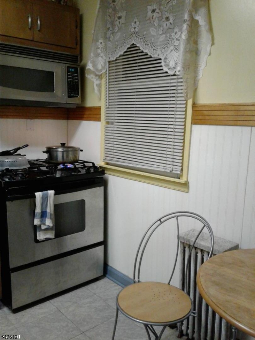 305 Woodlawn Ave