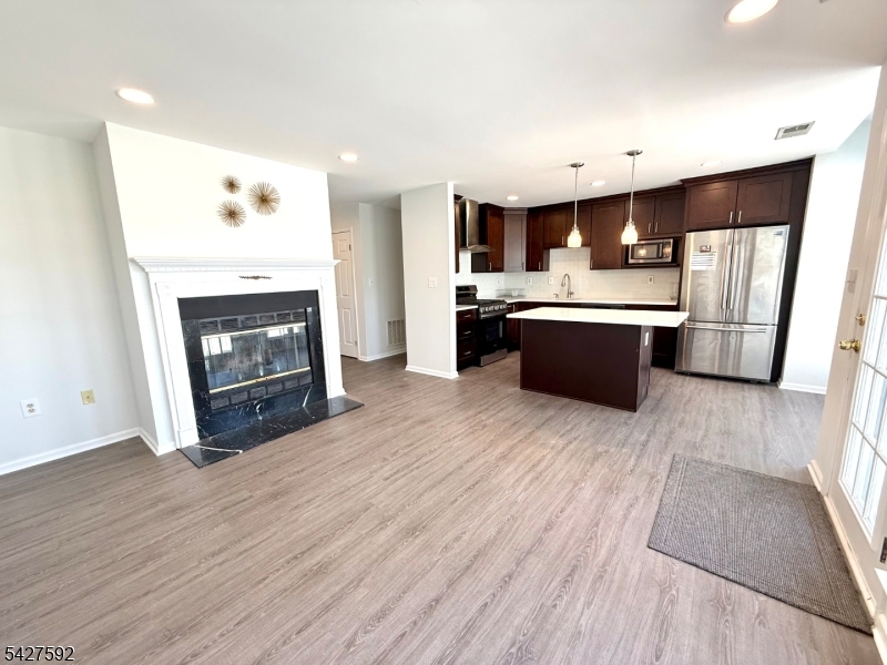 111 Columbus Dr