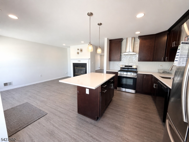 111 Columbus Dr