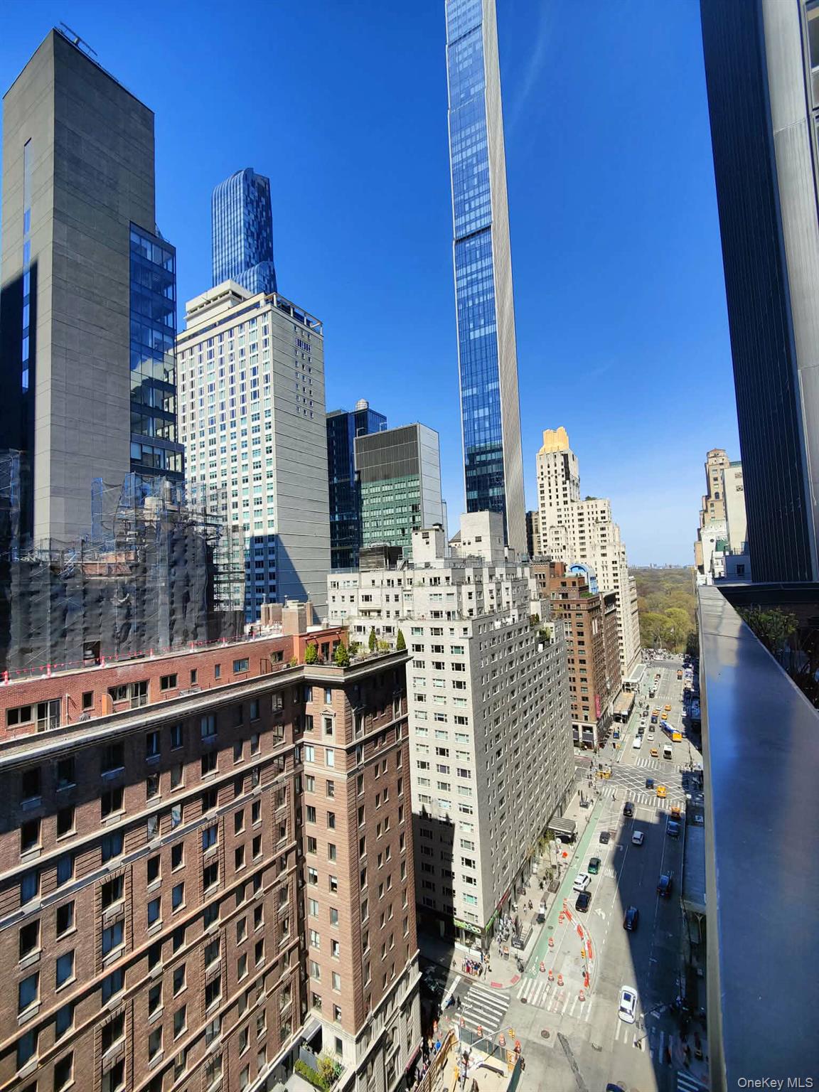 77 W 55th Street Unit: 15H