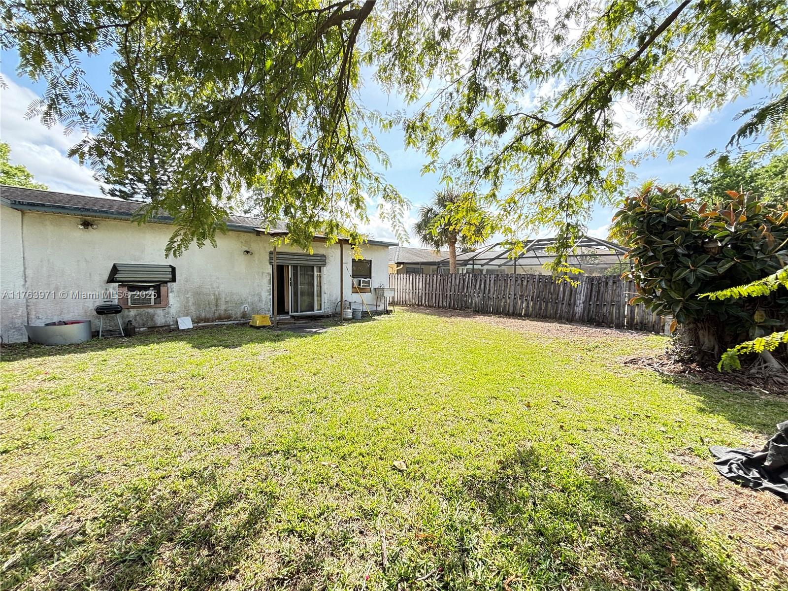 313 SE Yardley Ter, Port St. Lucie