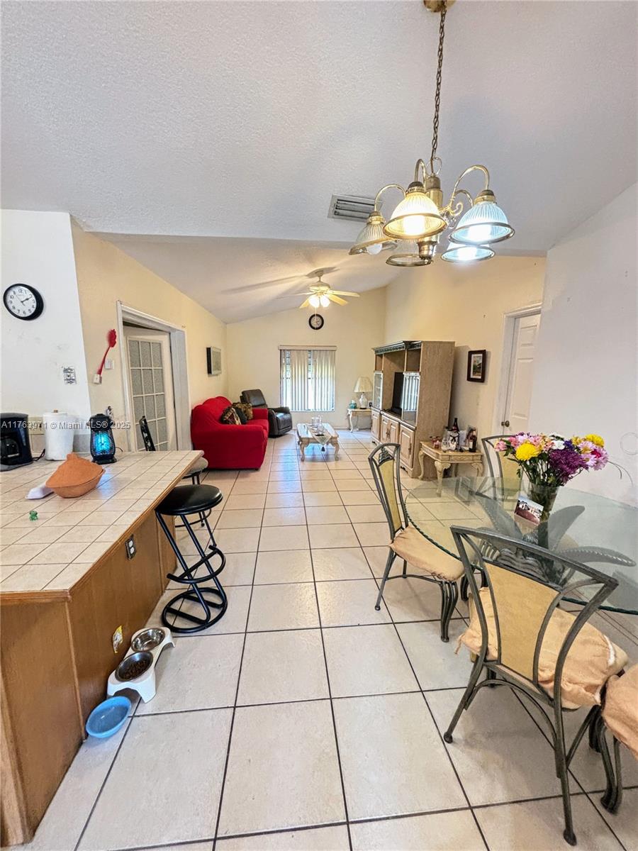 313 SE Yardley Ter, Port St. Lucie