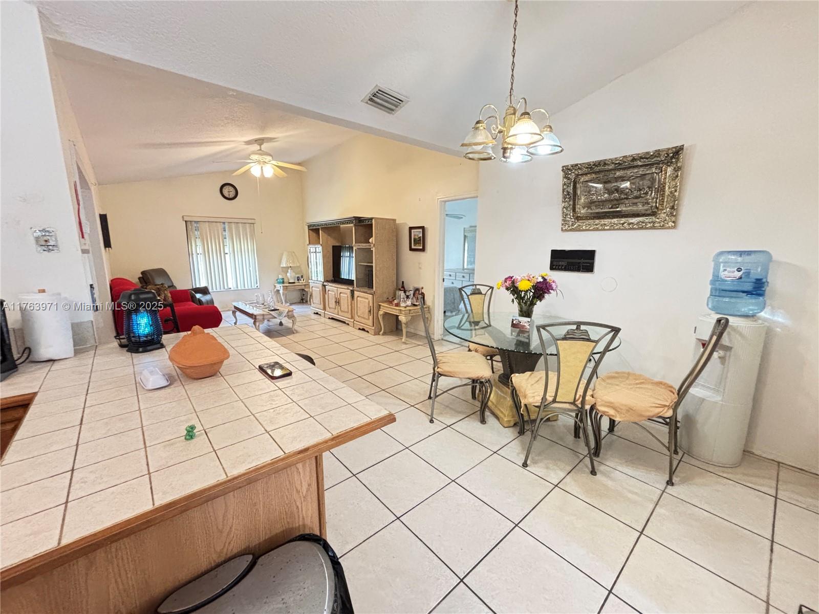 313 SE Yardley Ter, Port St. Lucie