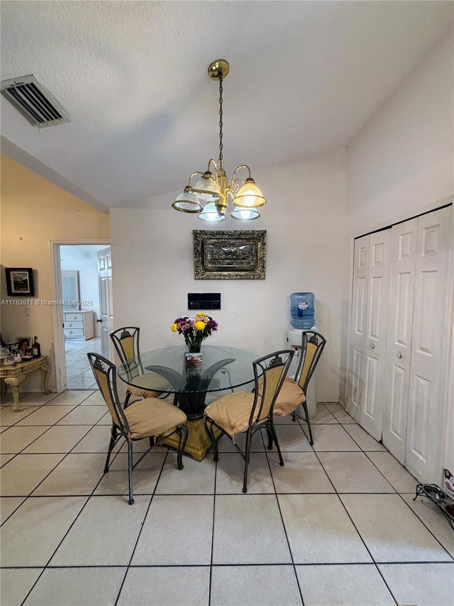313 SE Yardley Ter, Port St. Lucie