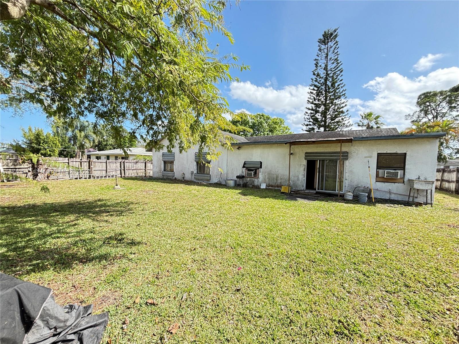 313 SE Yardley Ter, Port St. Lucie
