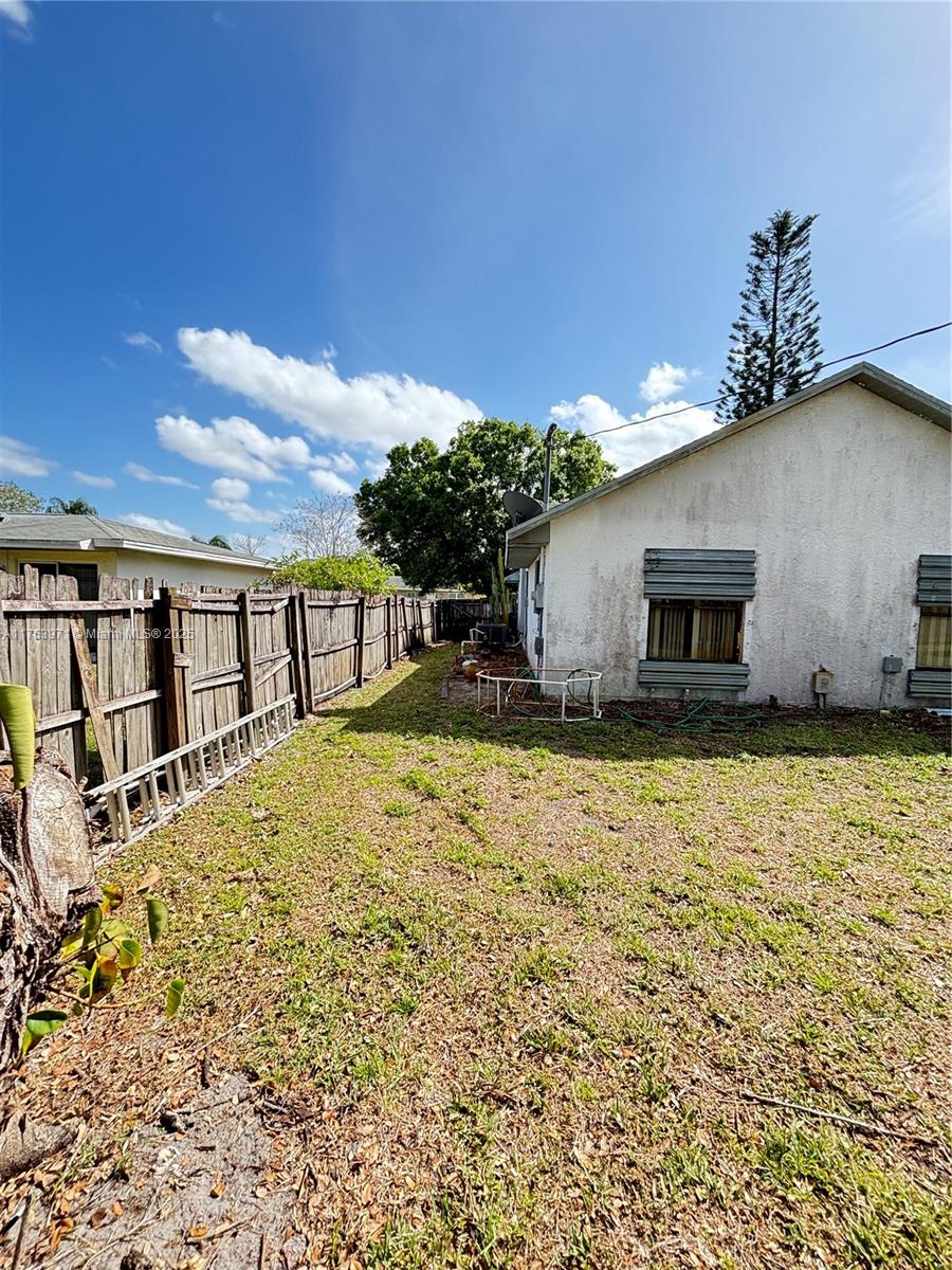 313 SE Yardley Ter, Port St. Lucie