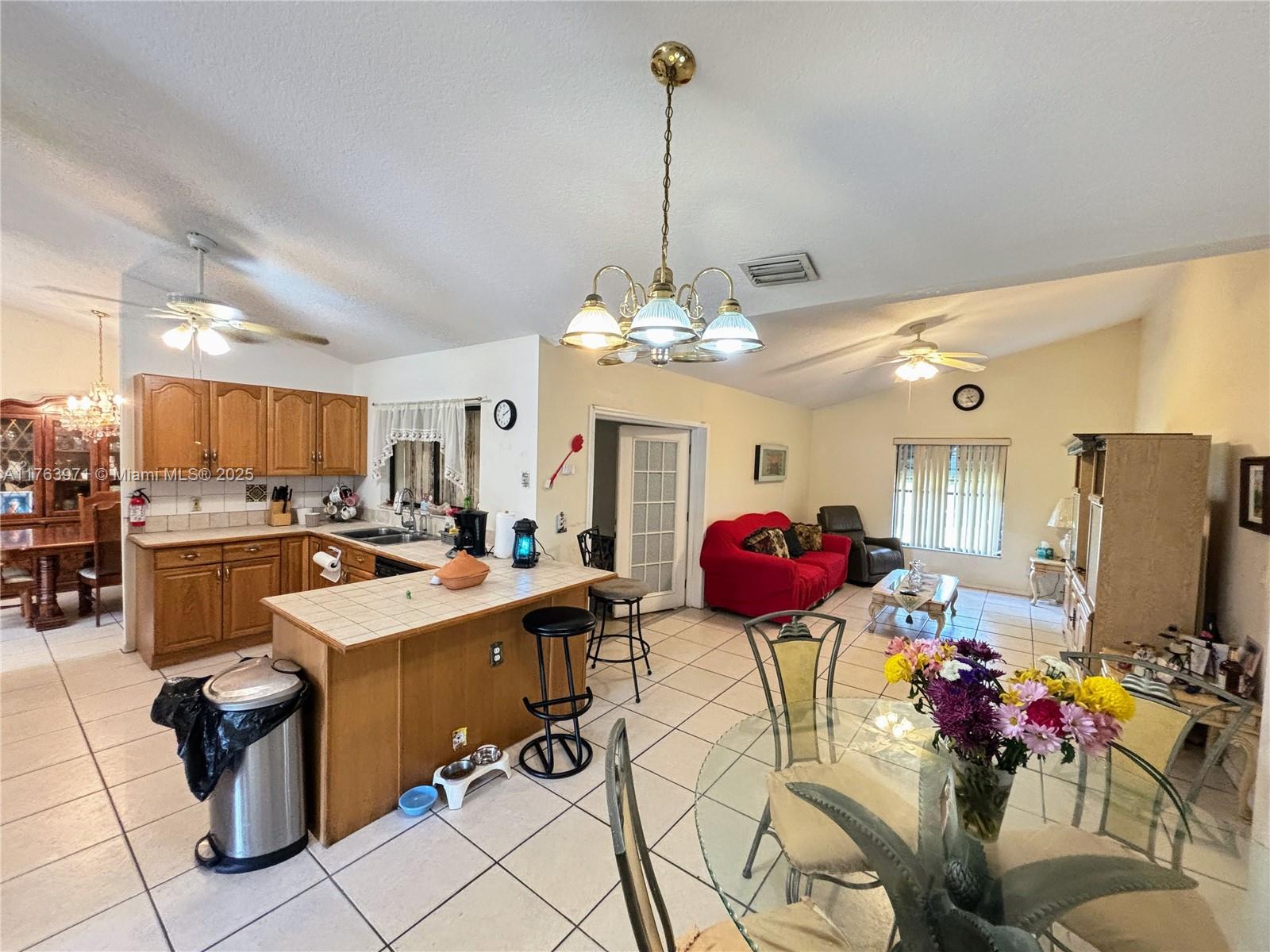 313 SE Yardley Ter, Port St. Lucie