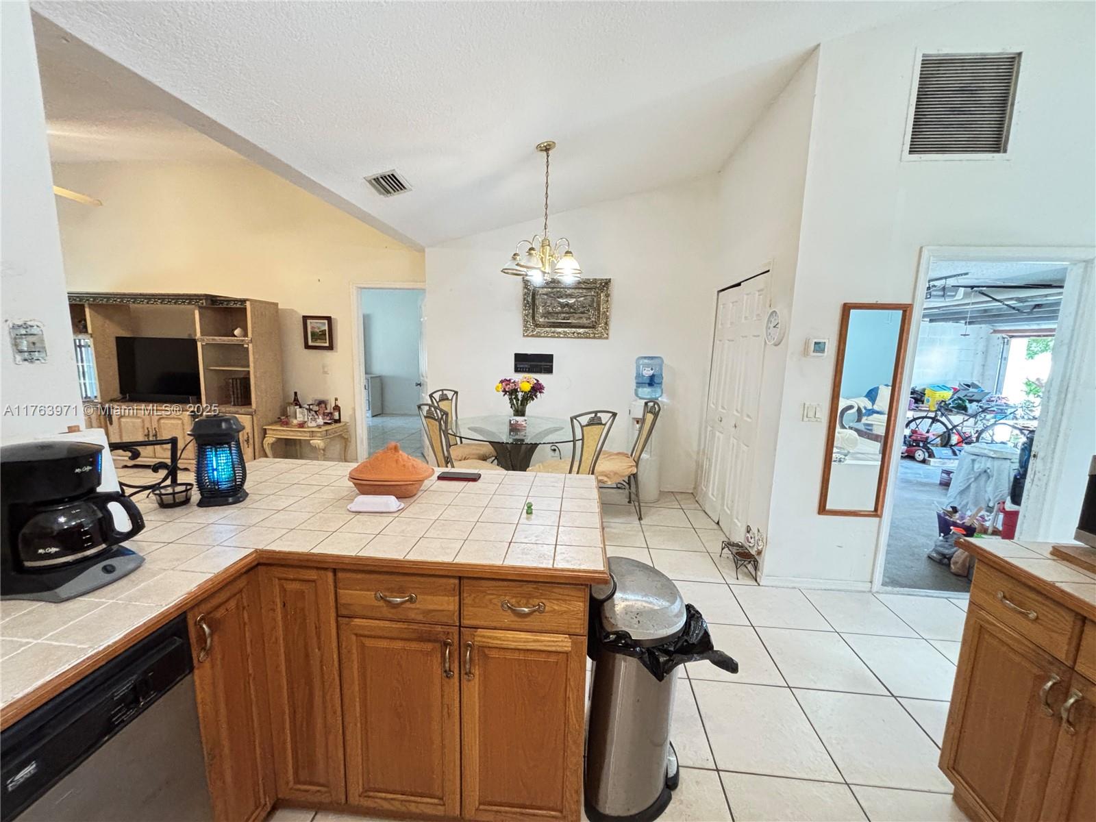 313 SE Yardley Ter, Port St. Lucie