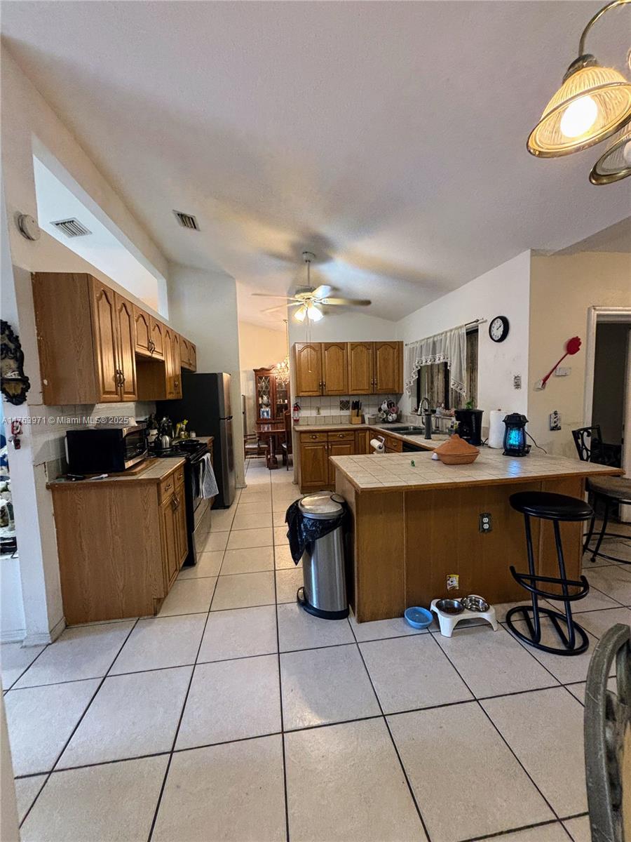 313 SE Yardley Ter, Port St. Lucie