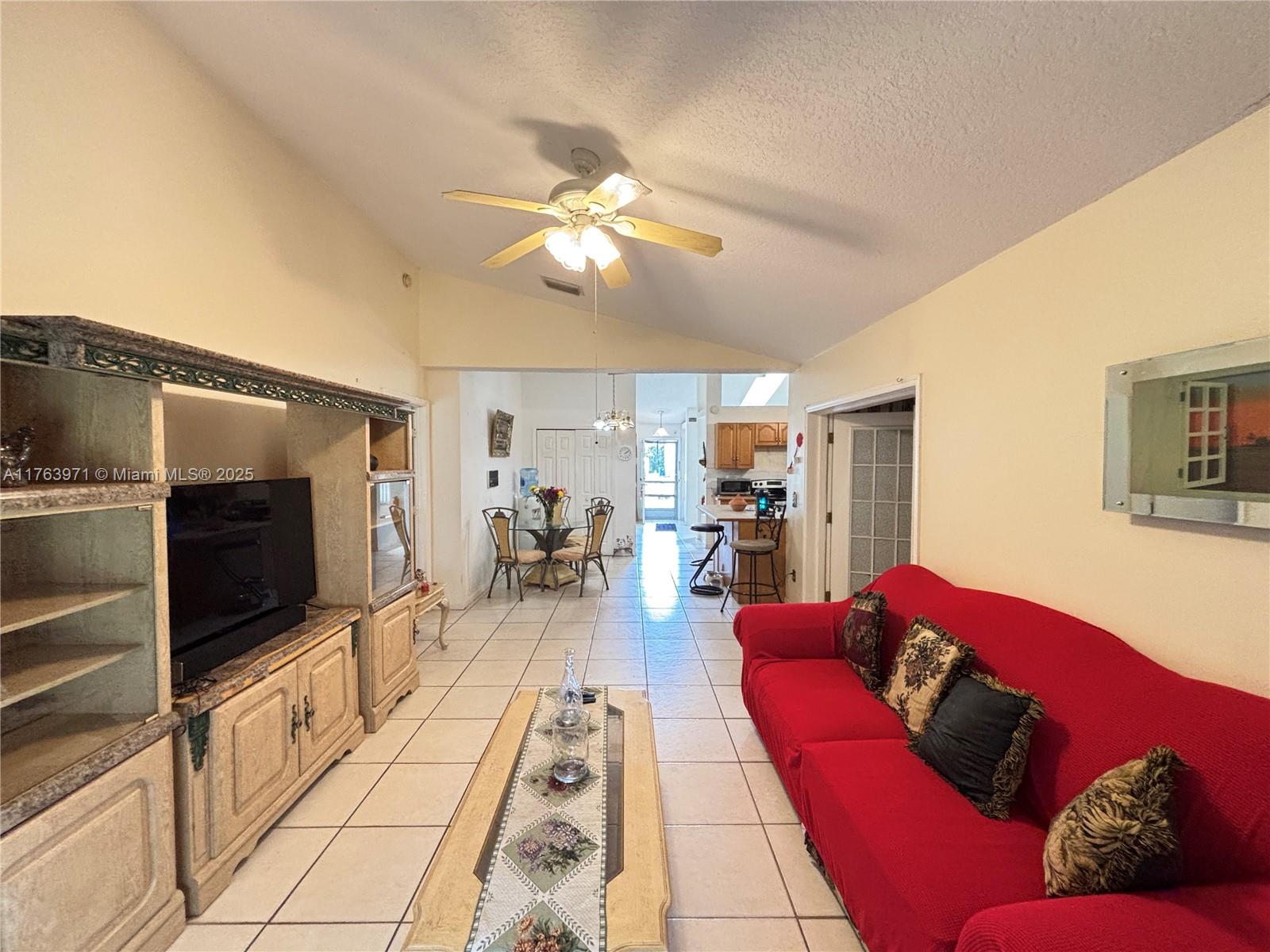 313 SE Yardley Ter, Port St. Lucie