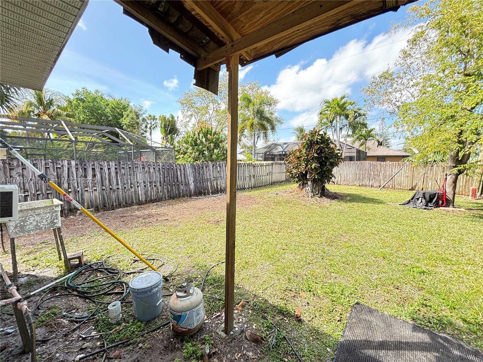 313 SE Yardley Ter, Port St. Lucie
