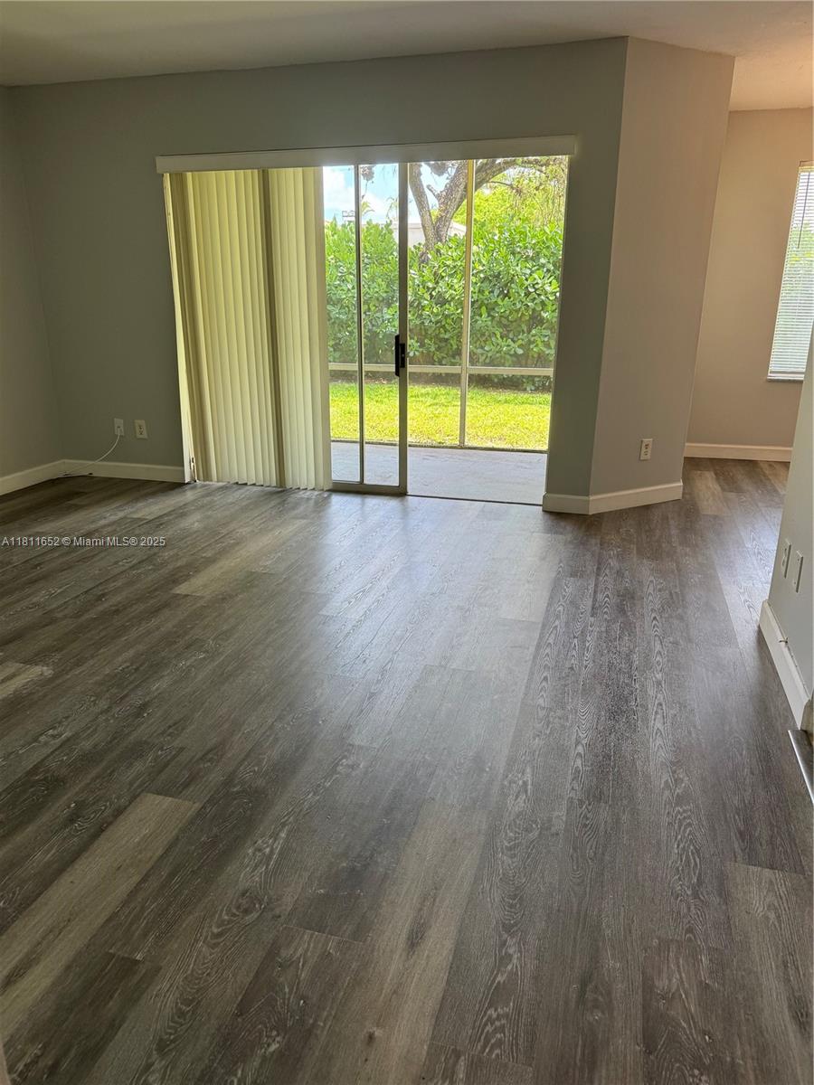 905 Coral Club Dr # 905