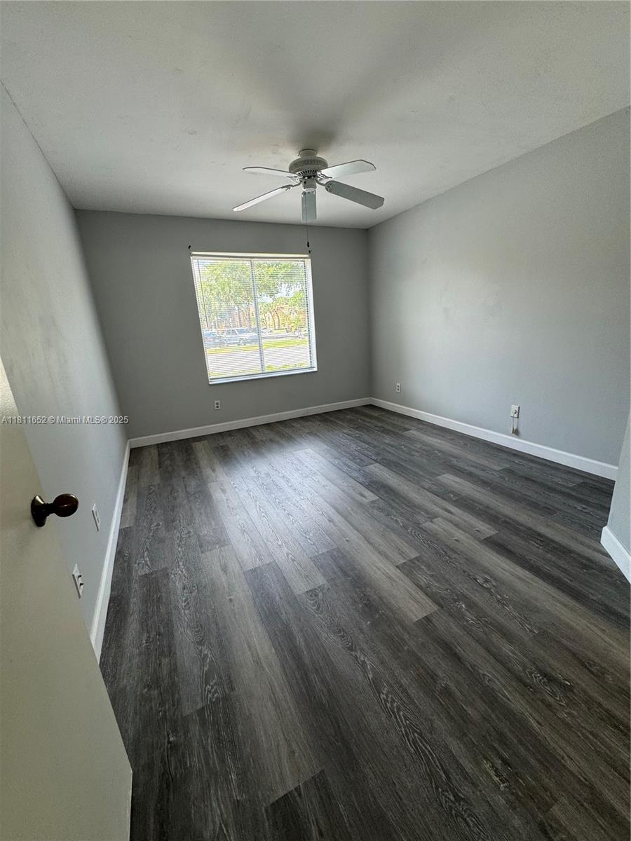 905 Coral Club Dr # 905