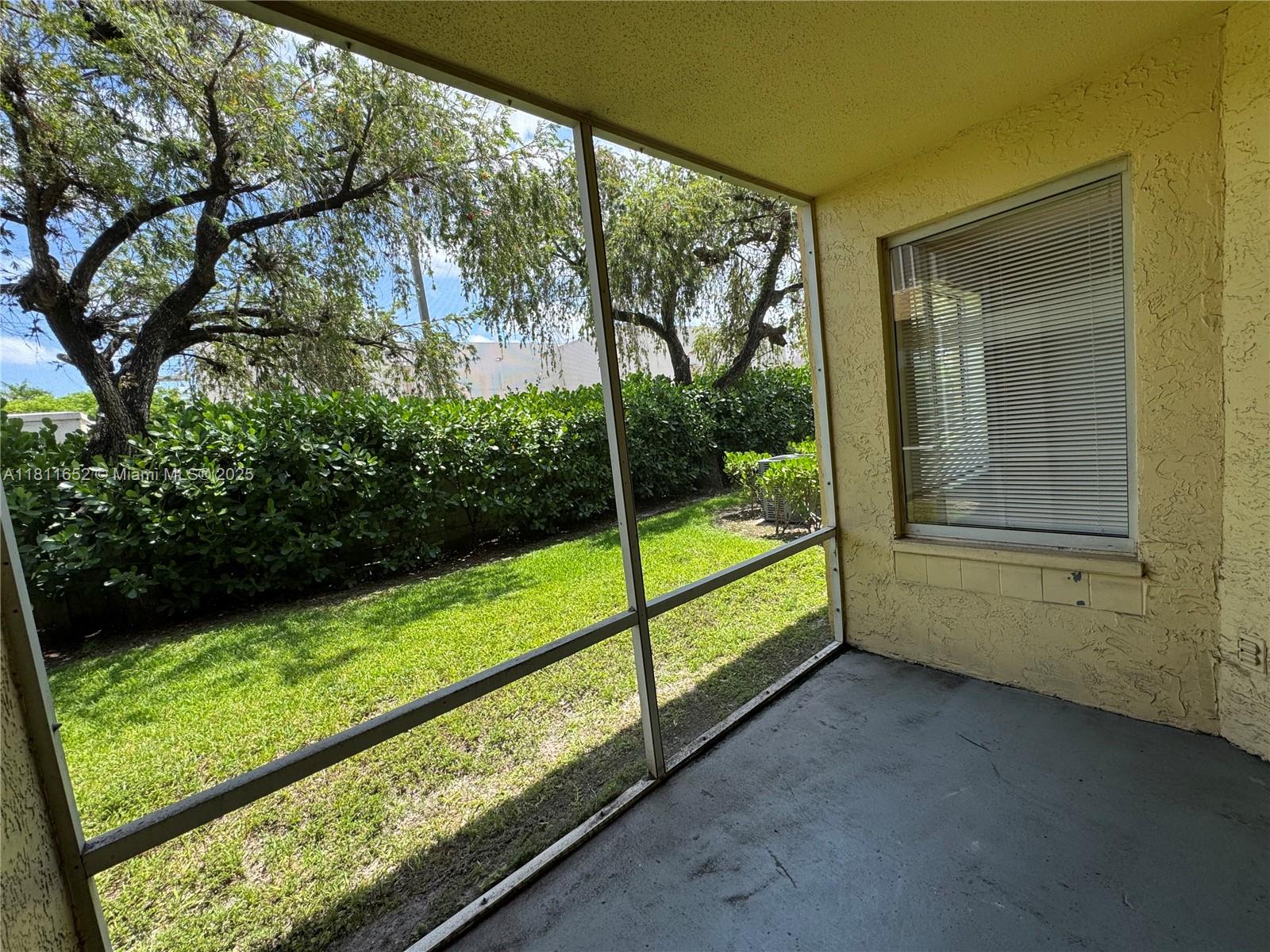 905 Coral Club Dr # 905