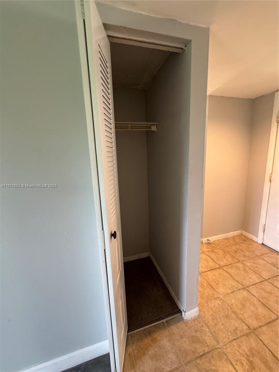 905 Coral Club Dr # 905