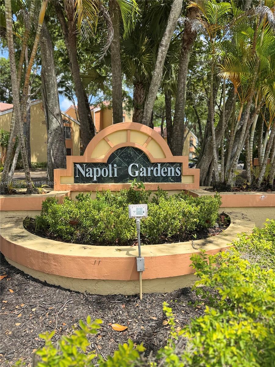 905 Coral Club Dr # 905