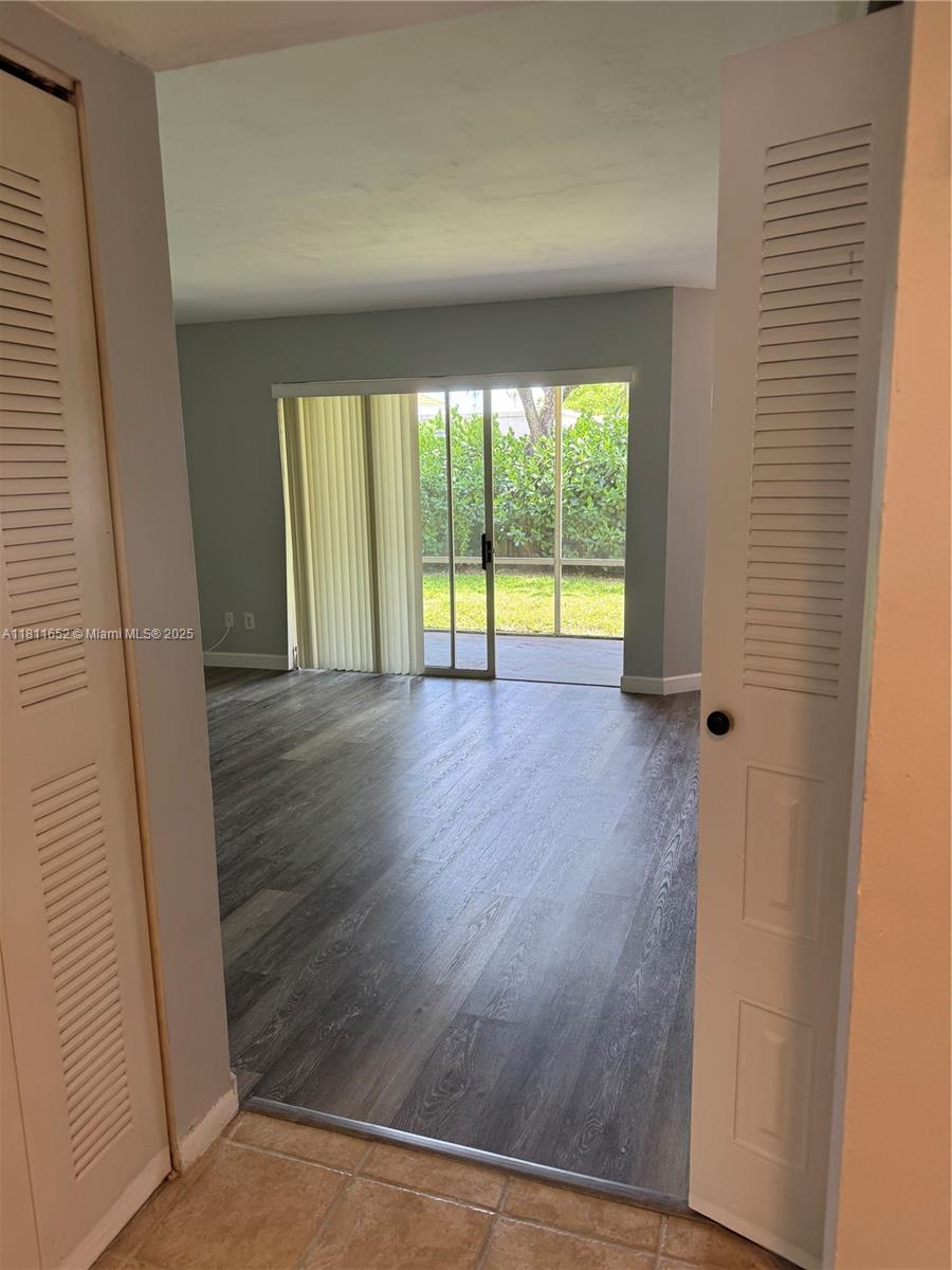 905 Coral Club Dr # 905