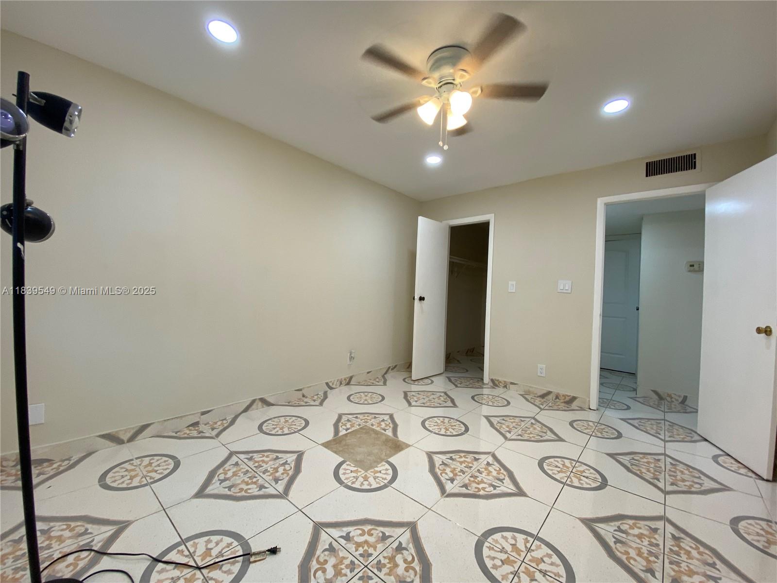 2607 NW 39th Ter # 204