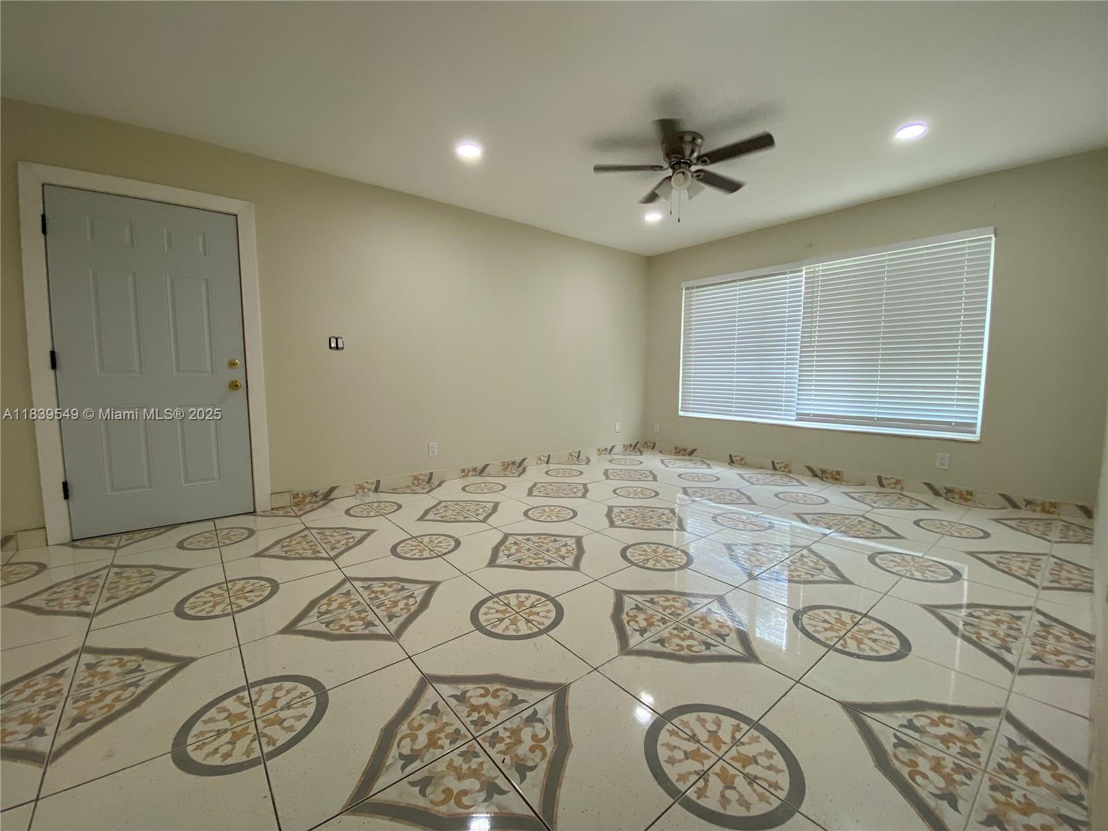 2607 NW 39th Ter # 204