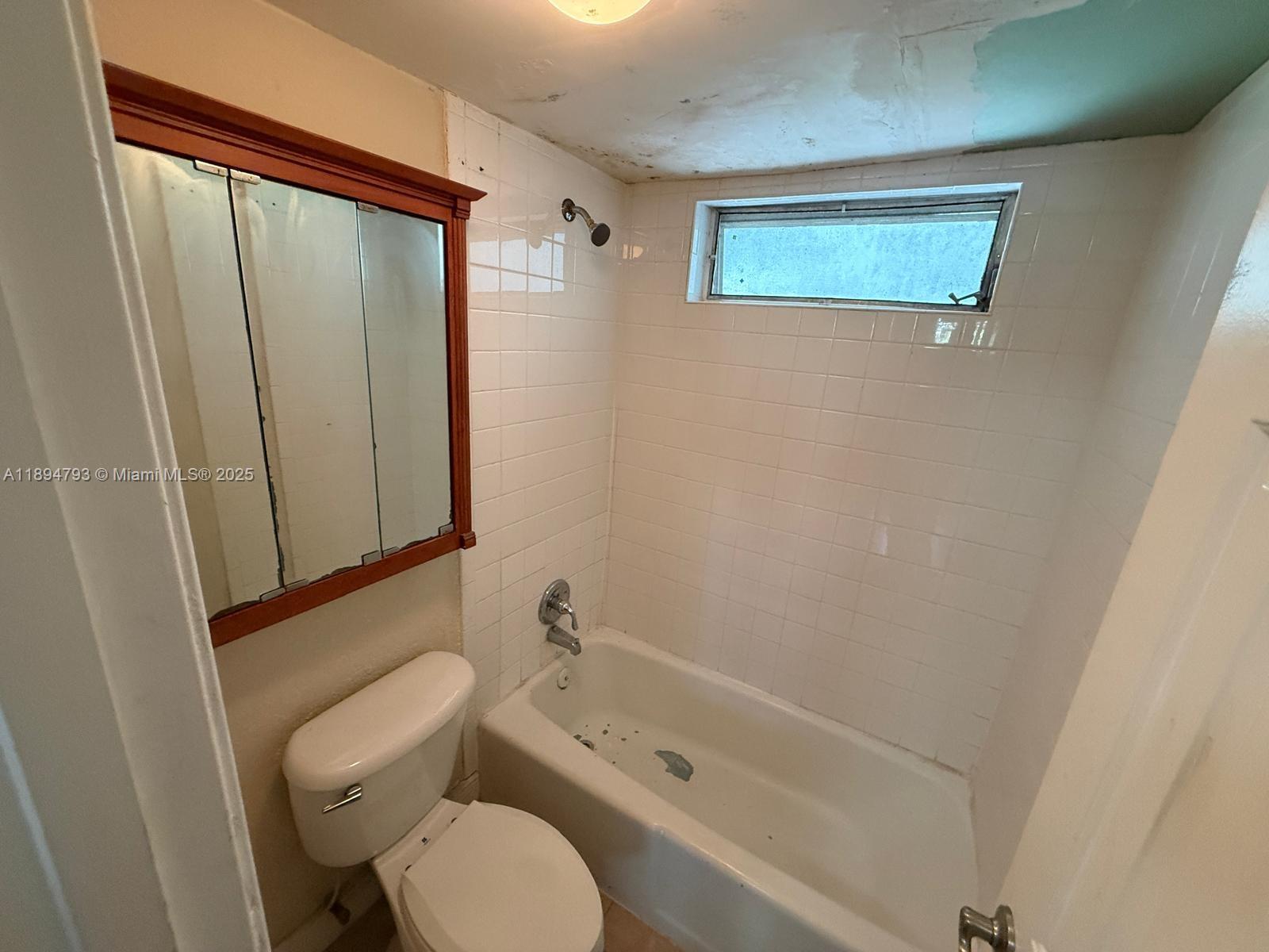 4251 NW 5th St # 114