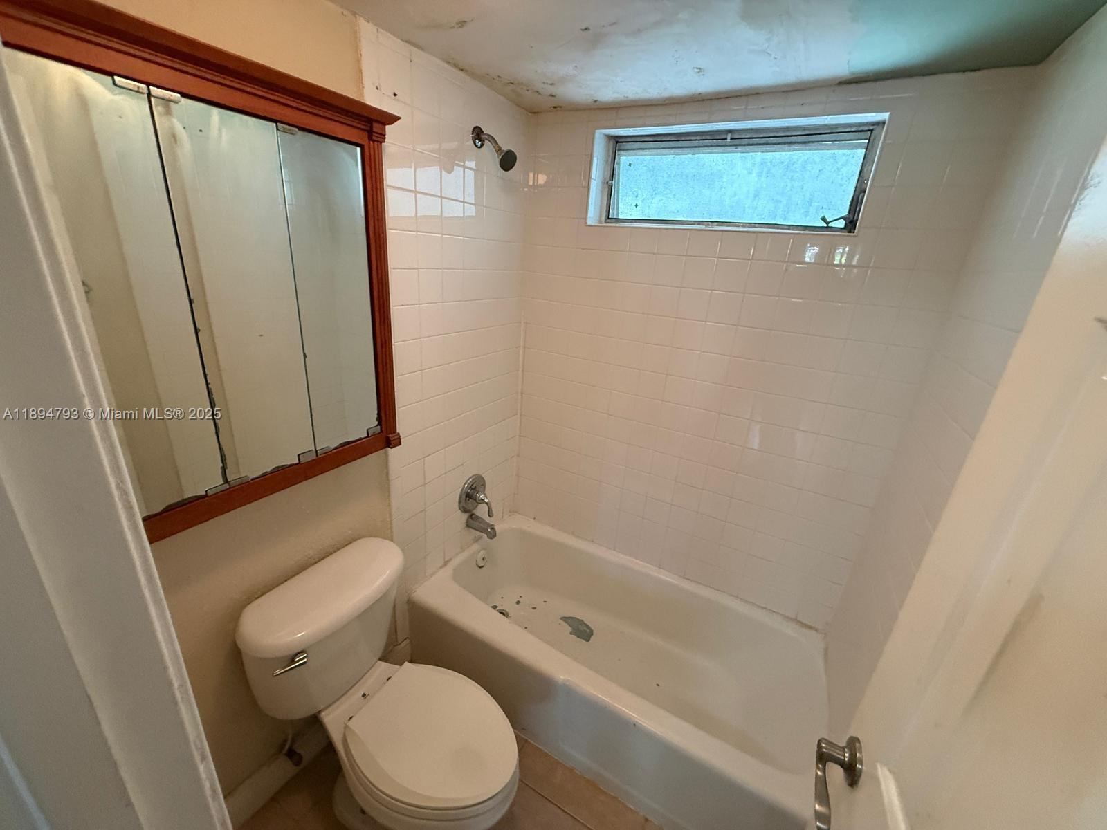 4251 NW 5th St # 114