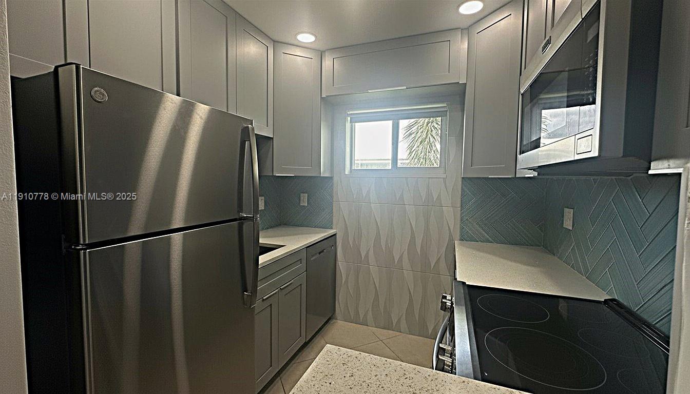 2170 NE 51st Ct # A30