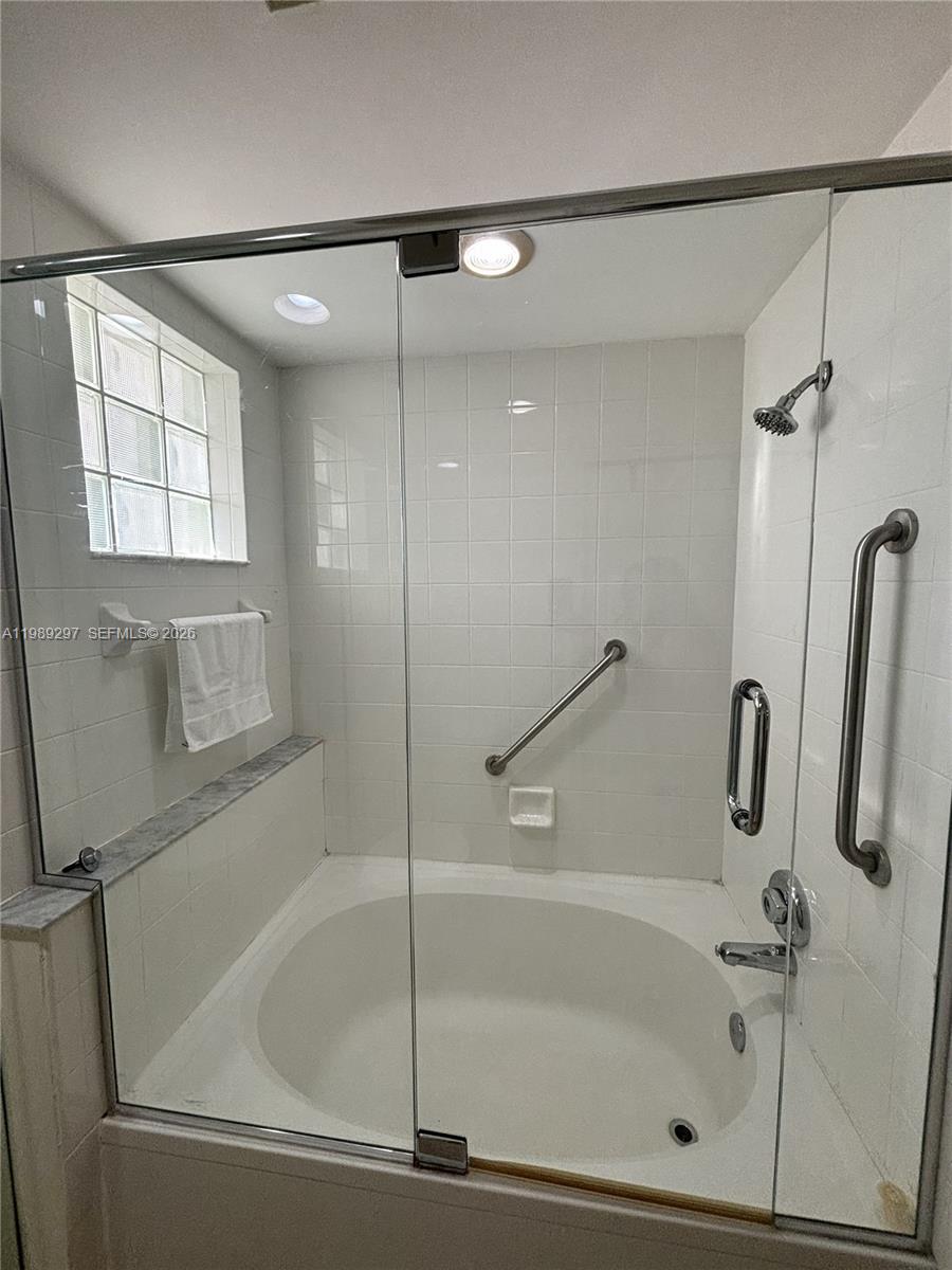 3255 NE 184th St # 12509