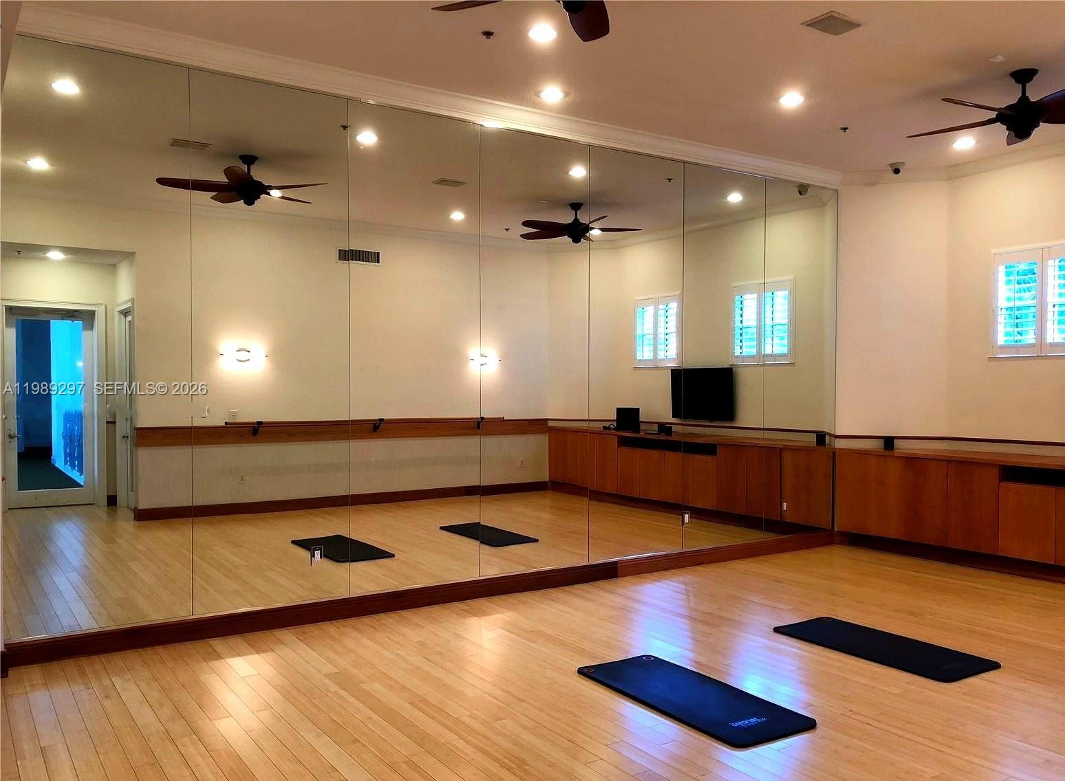 3255 NE 184th St # 12509