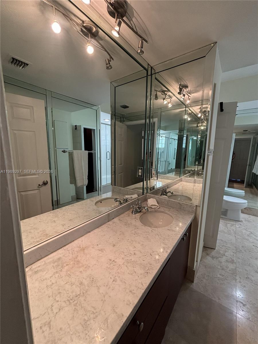 3255 NE 184th St # 12509