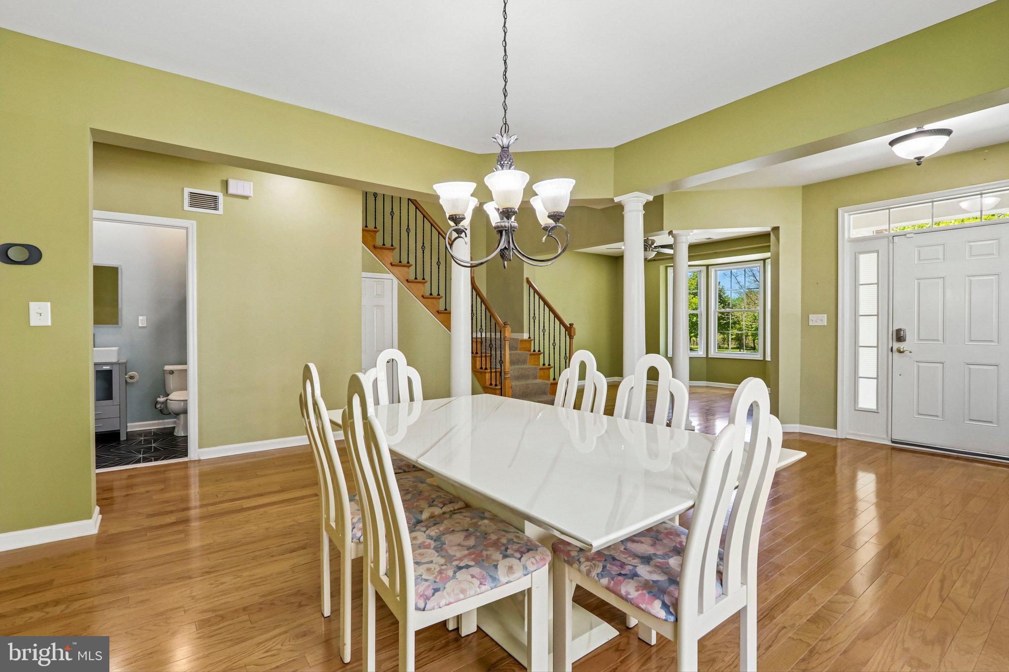 7 HORSESHOE PLACE