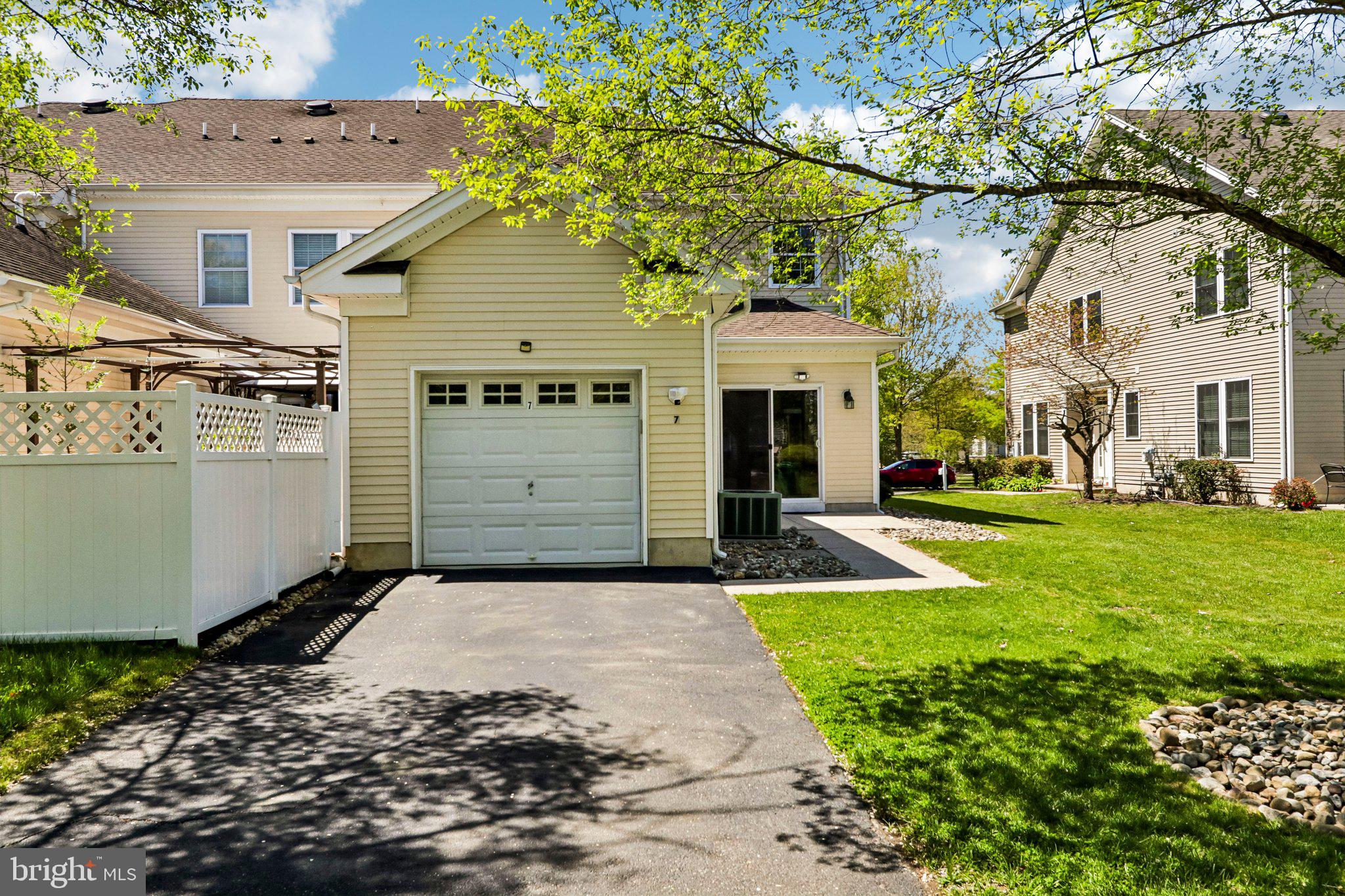 7 HORSESHOE PLACE