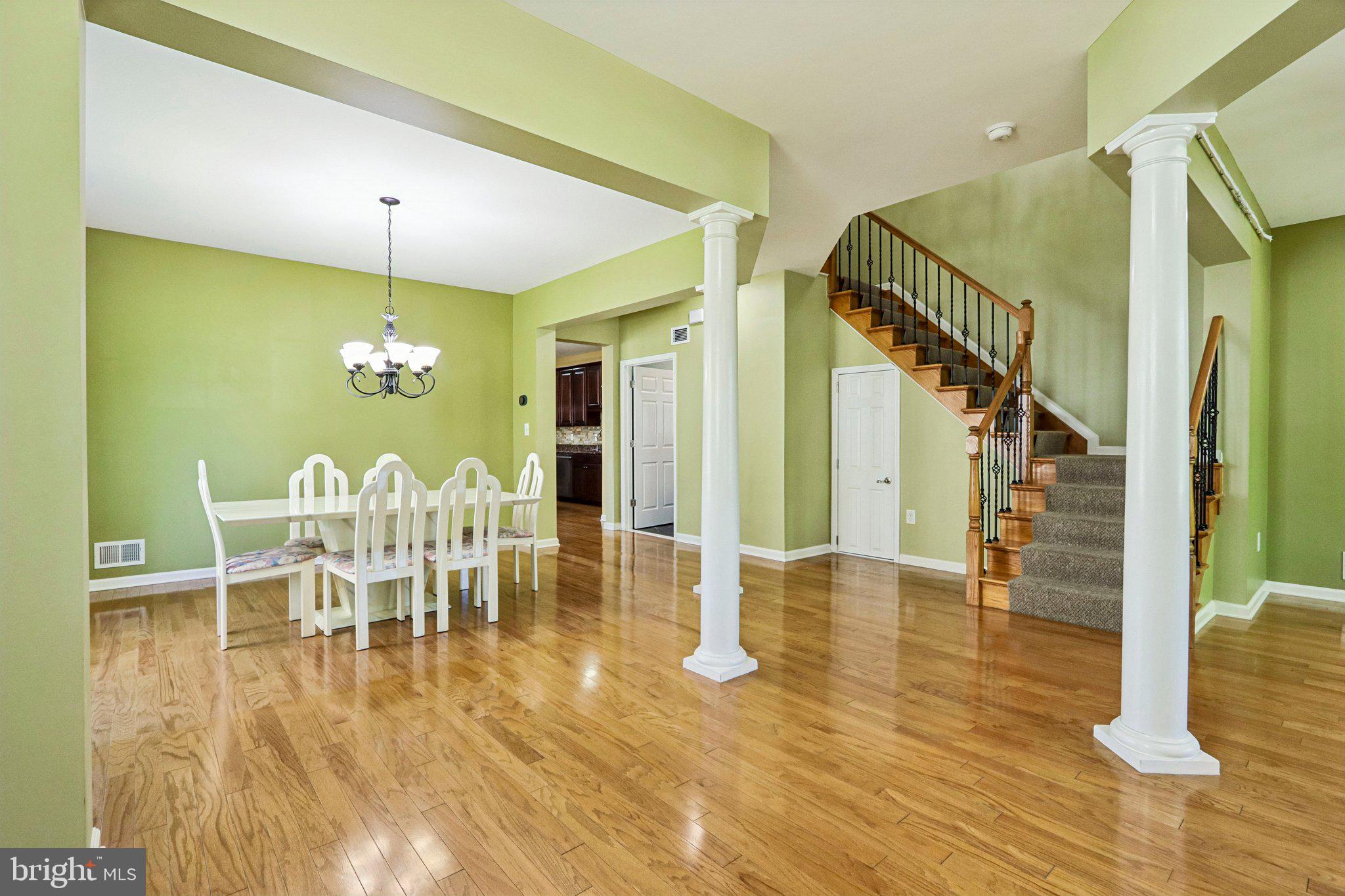 7 HORSESHOE PLACE