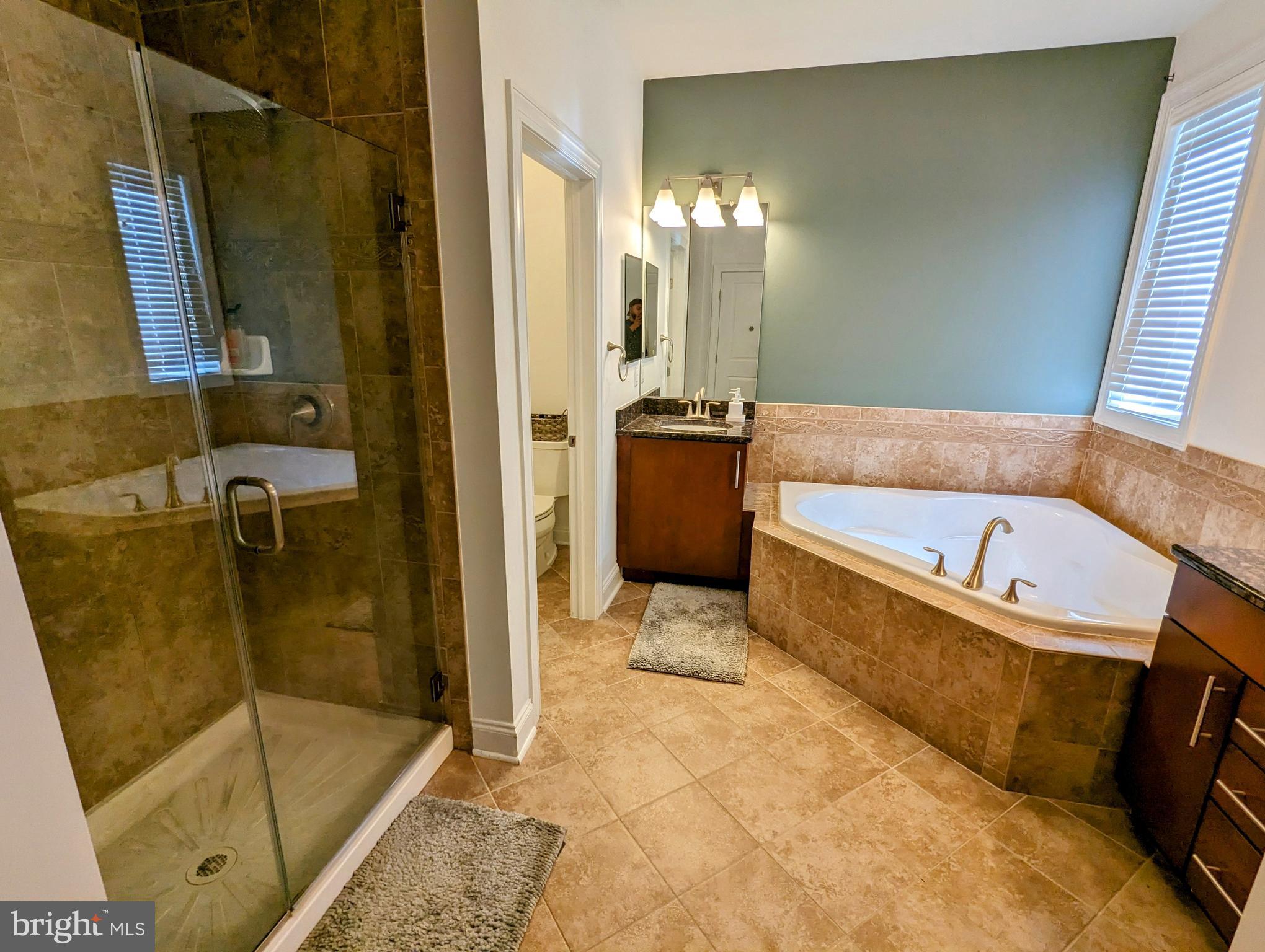 1 Commerce SQUARE Unit: 114