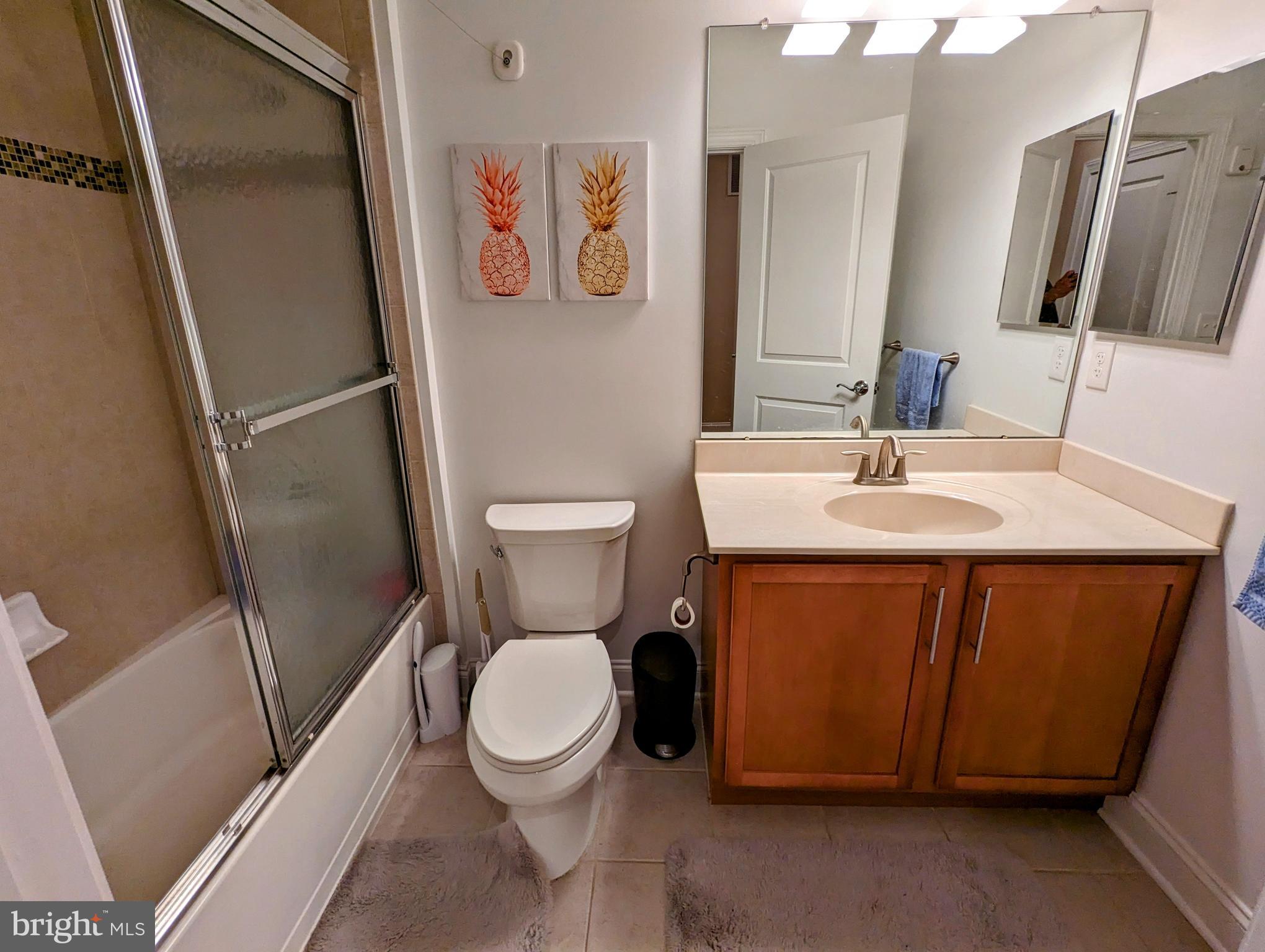 1 Commerce SQUARE Unit: 114