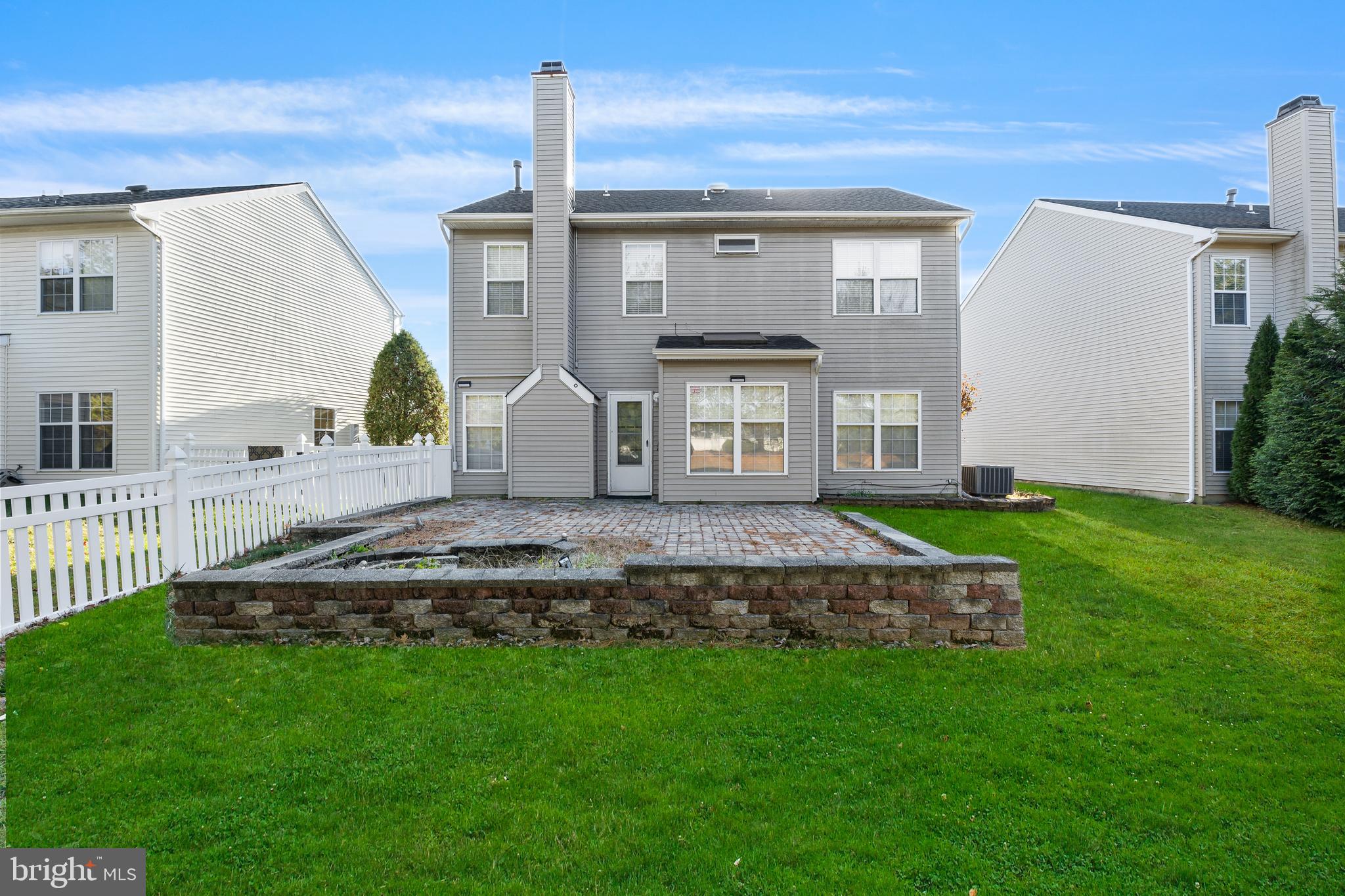 25 BROWNSTONE RD