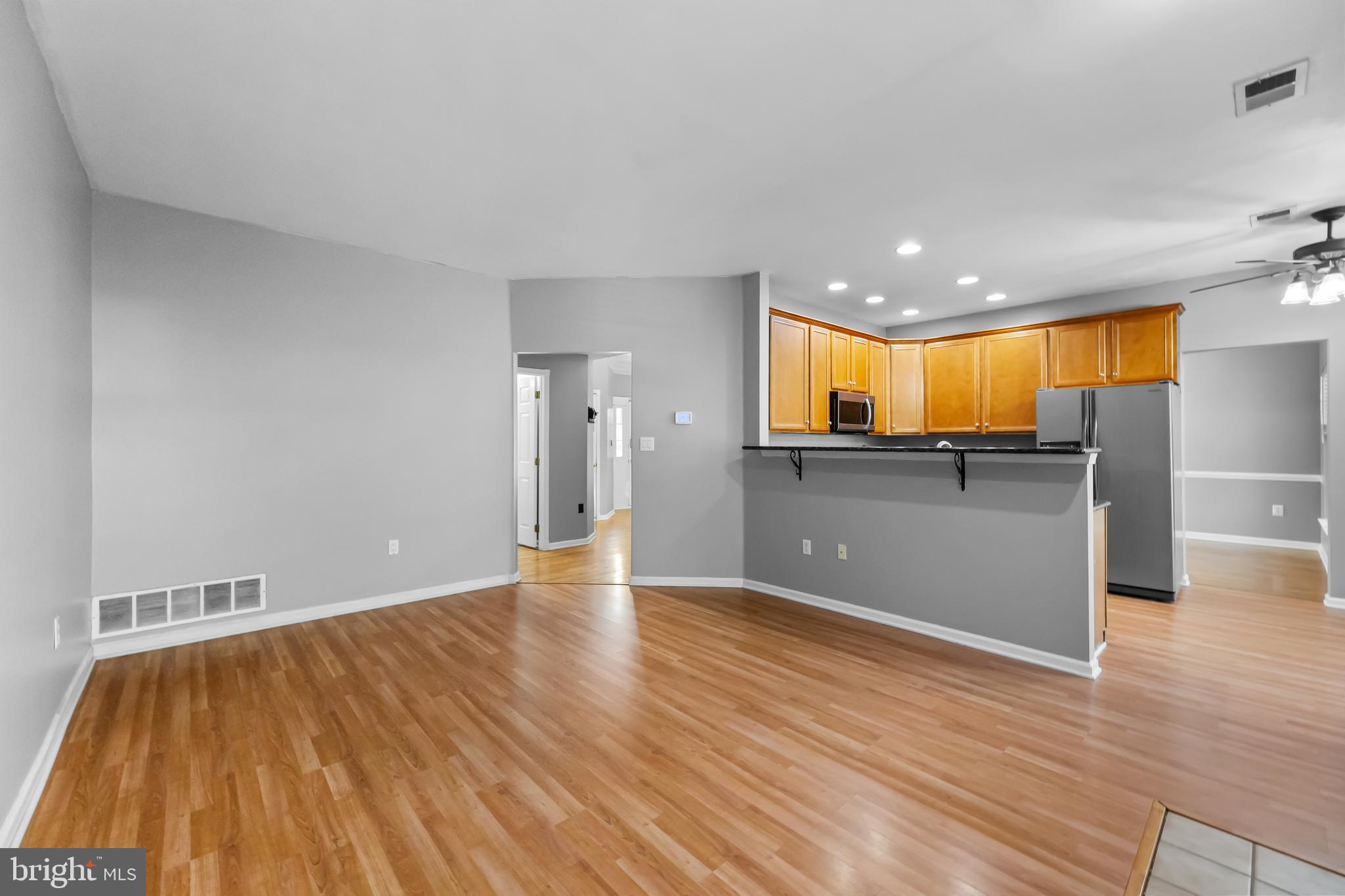 25 BROWNSTONE RD