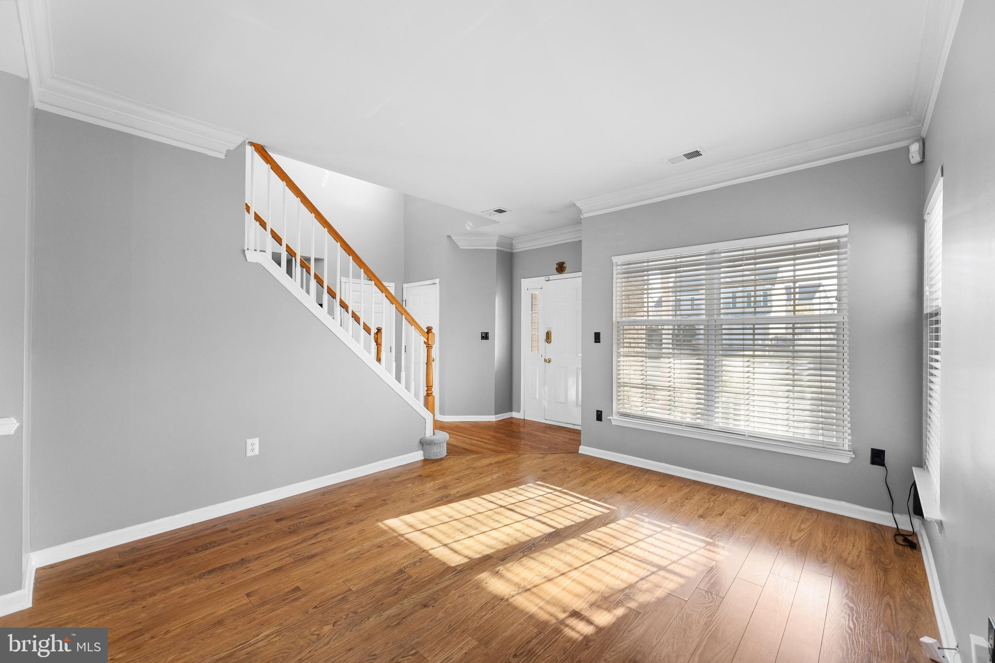 25 BROWNSTONE RD