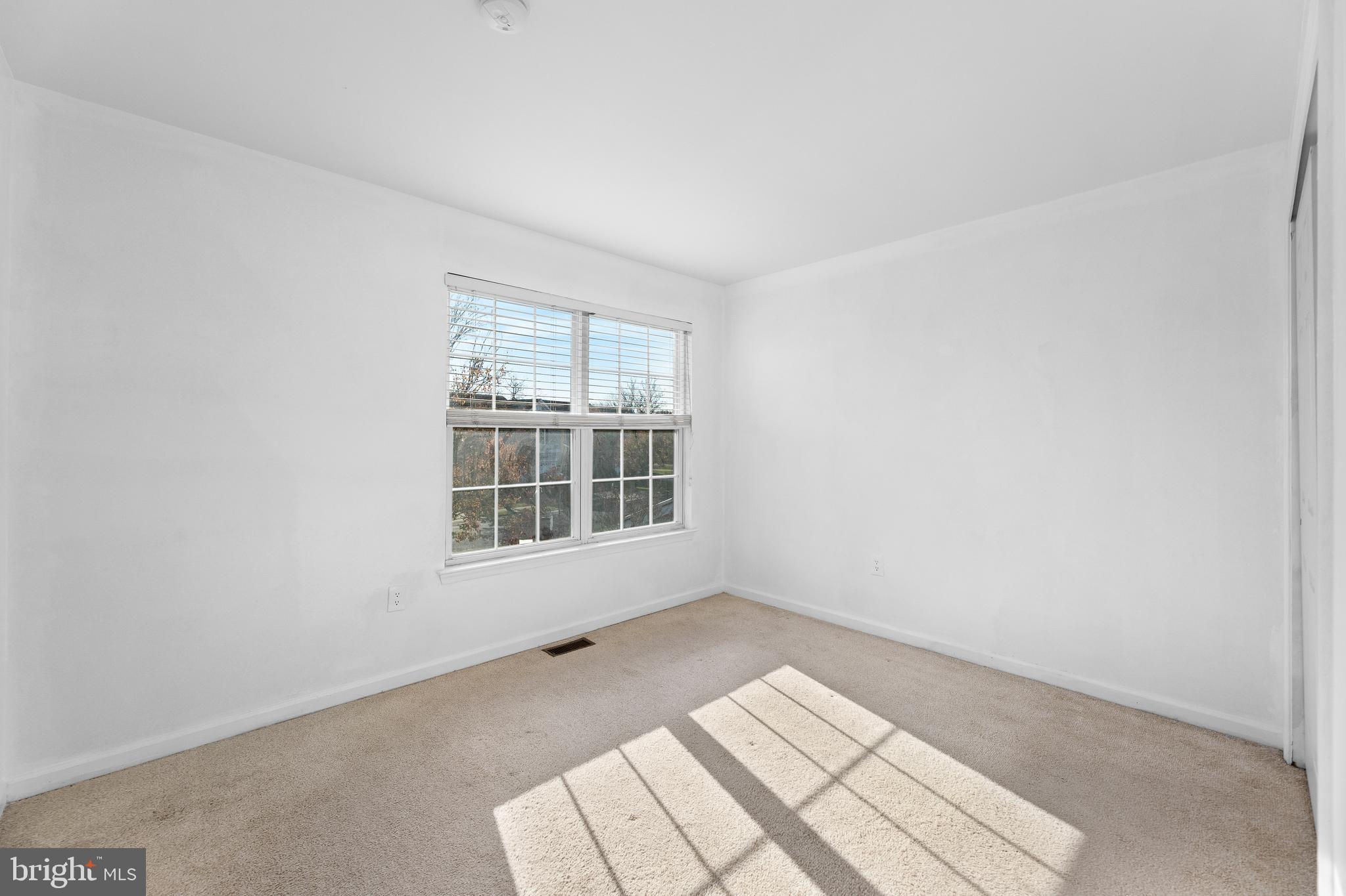 25 BROWNSTONE RD