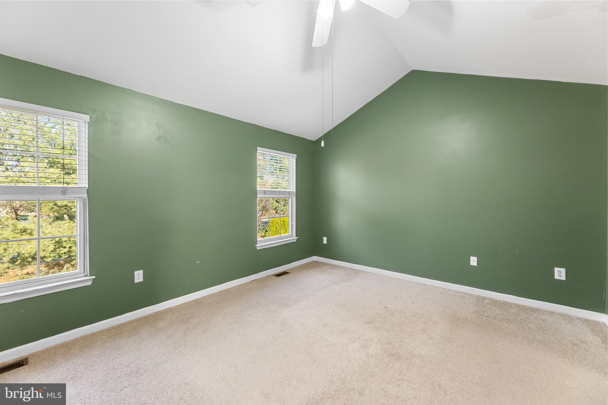 25 BROWNSTONE RD