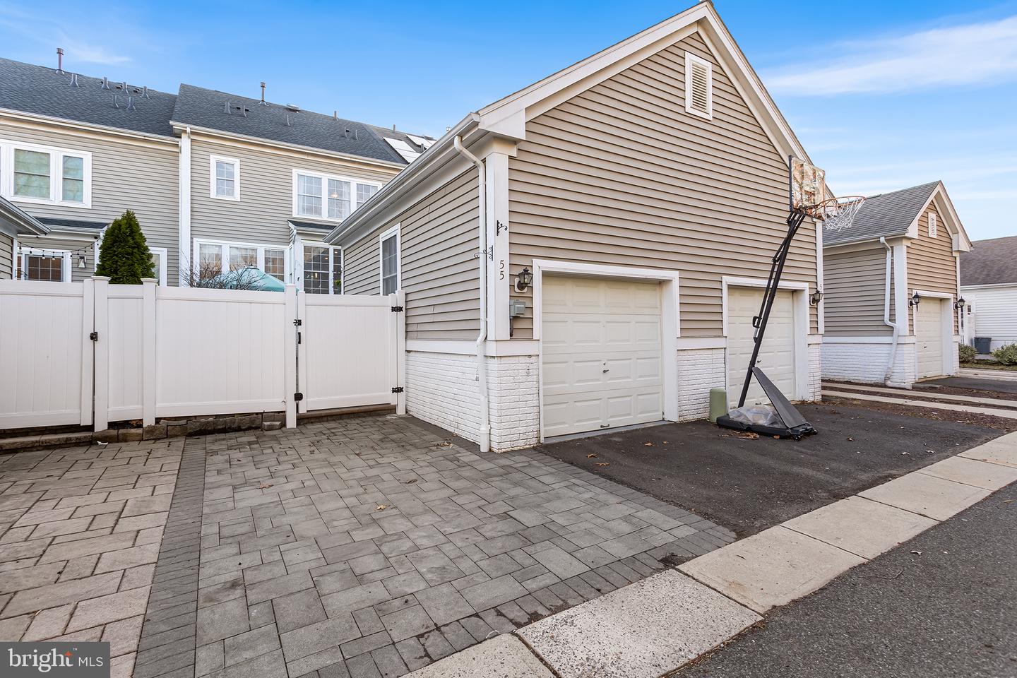 55 Malsbury St