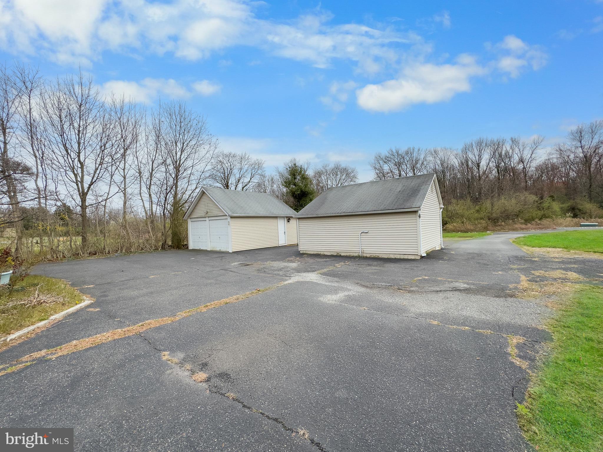 2329 ROUTE 33