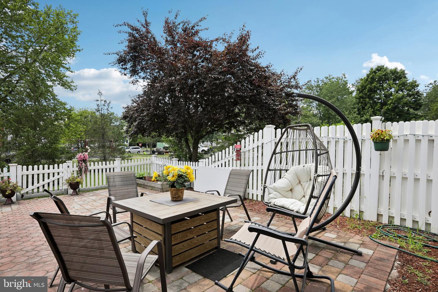 62 Hadley Dr