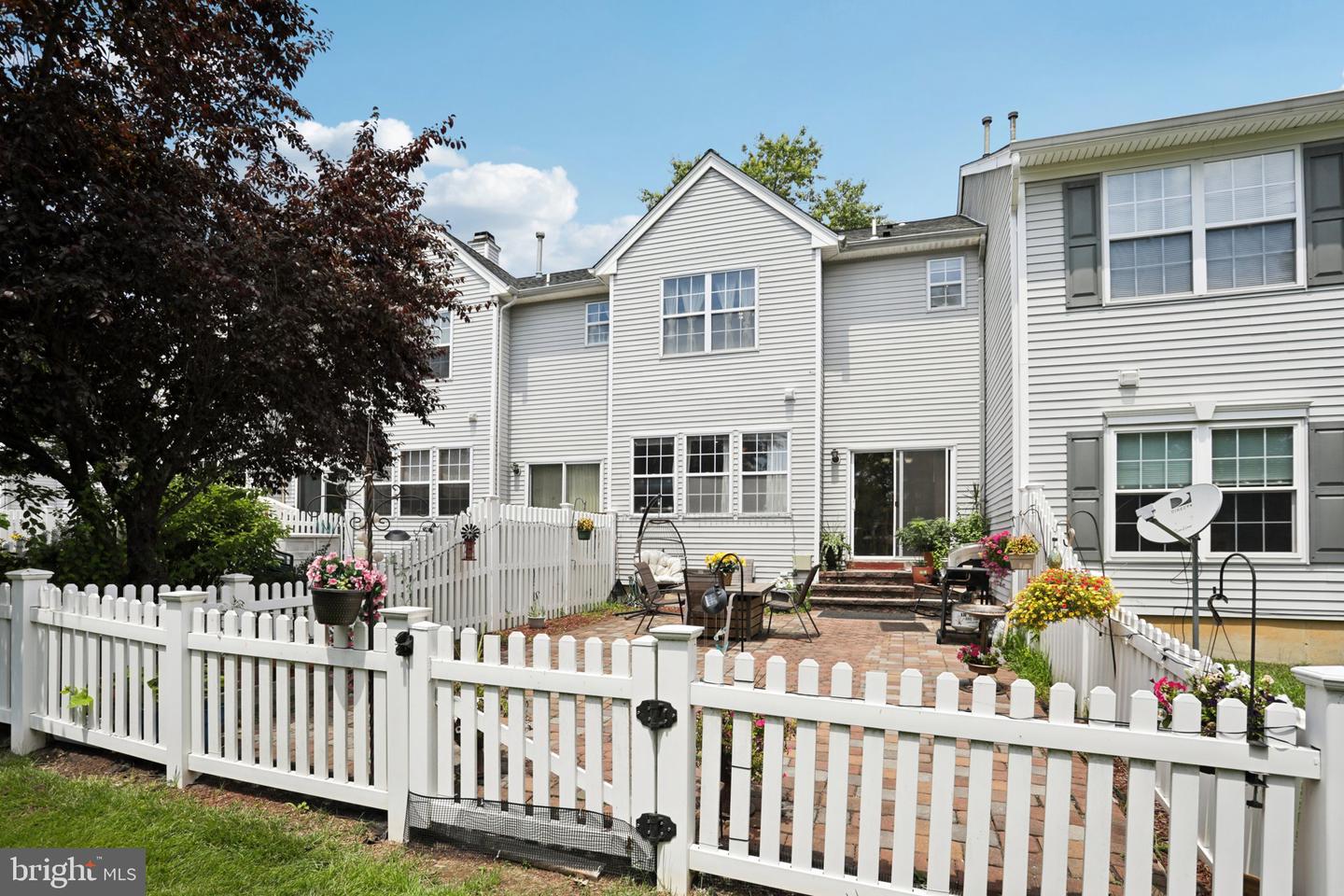 62 Hadley Dr